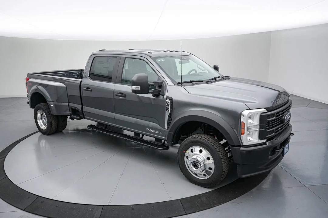 2026 Ford Super Duty 5th Gen - Image 2 of 21