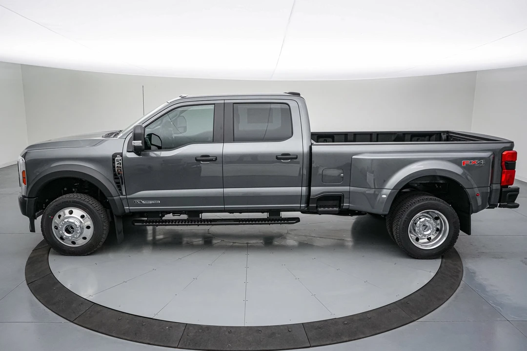 2026 Ford Super Duty 5th Gen - Image 9 of 21