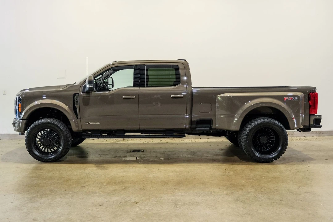 2026 Ford Super Duty 5th Gen - Image 5 of 12