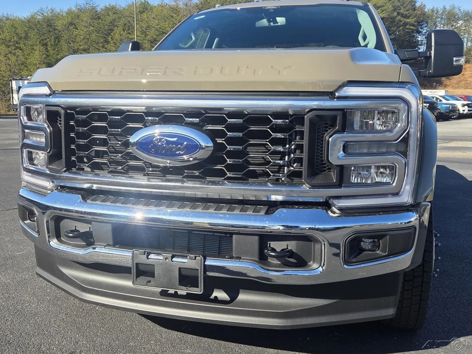 2026 Ford Super Duty 5th Gen - Image 17 of 19