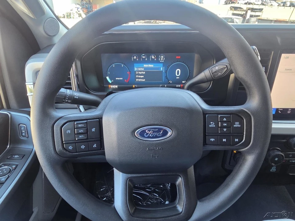 2026 Ford Super Duty 5th Gen - Image 16 of 19