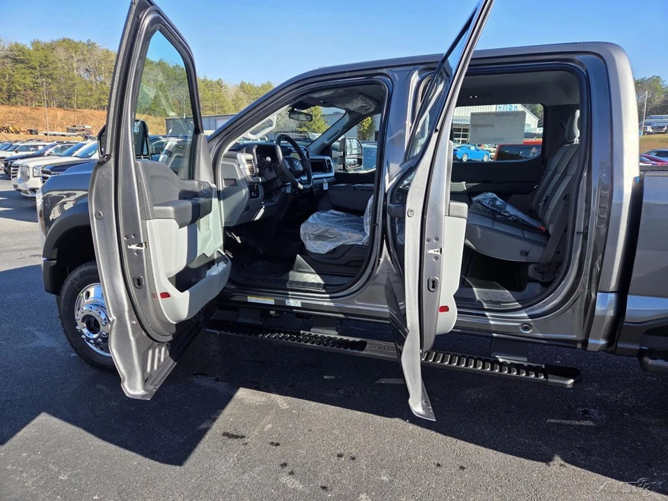 2026 Ford Super Duty 5th Gen - Image 12 of 21
