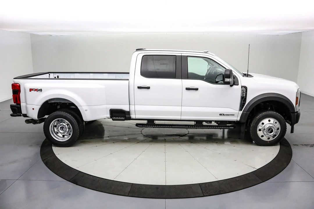 2026 Ford Super Duty 5th Gen - Image 4 of 21