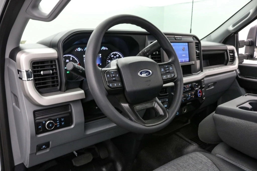 2026 Ford Super Duty 5th Gen - Image 14 of 21
