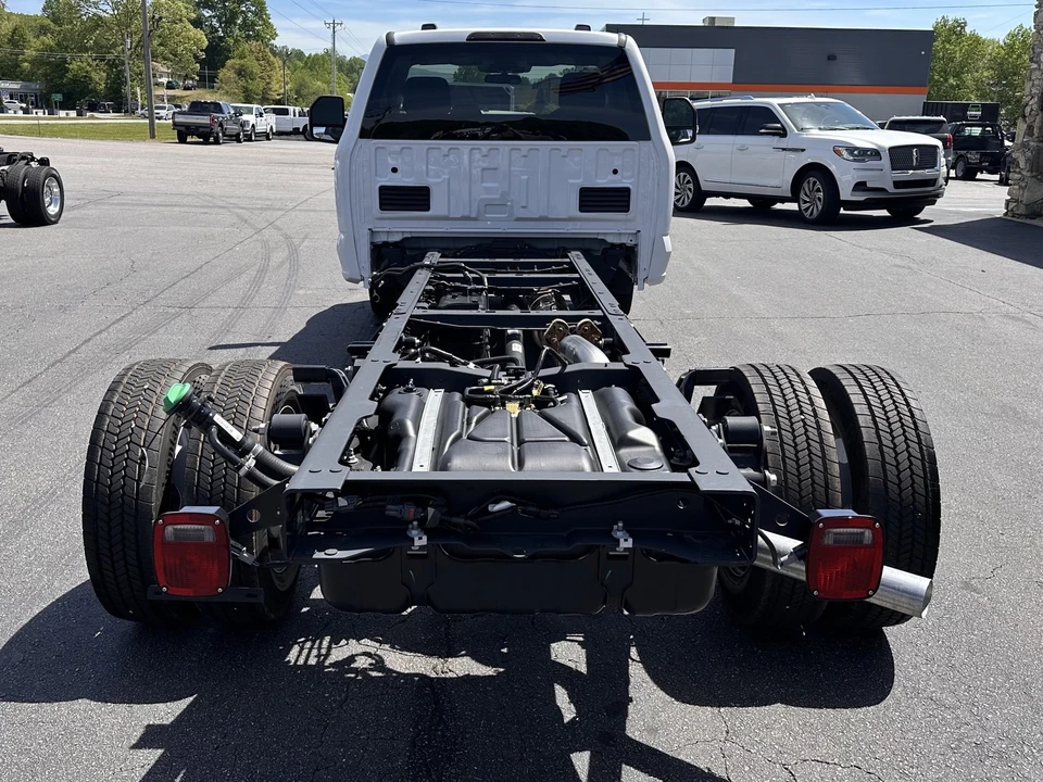 2026 Ford Super Duty 5th Gen - Image 5 of 23