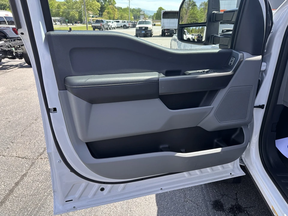 2026 Ford Super Duty 5th Gen - Image 6 of 23