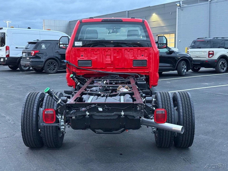 2026 Ford Super Duty 5th Gen - Image 5 of 12