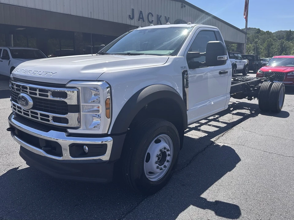 2026 Ford Super Duty 5th Gen - Image 2 of 21
