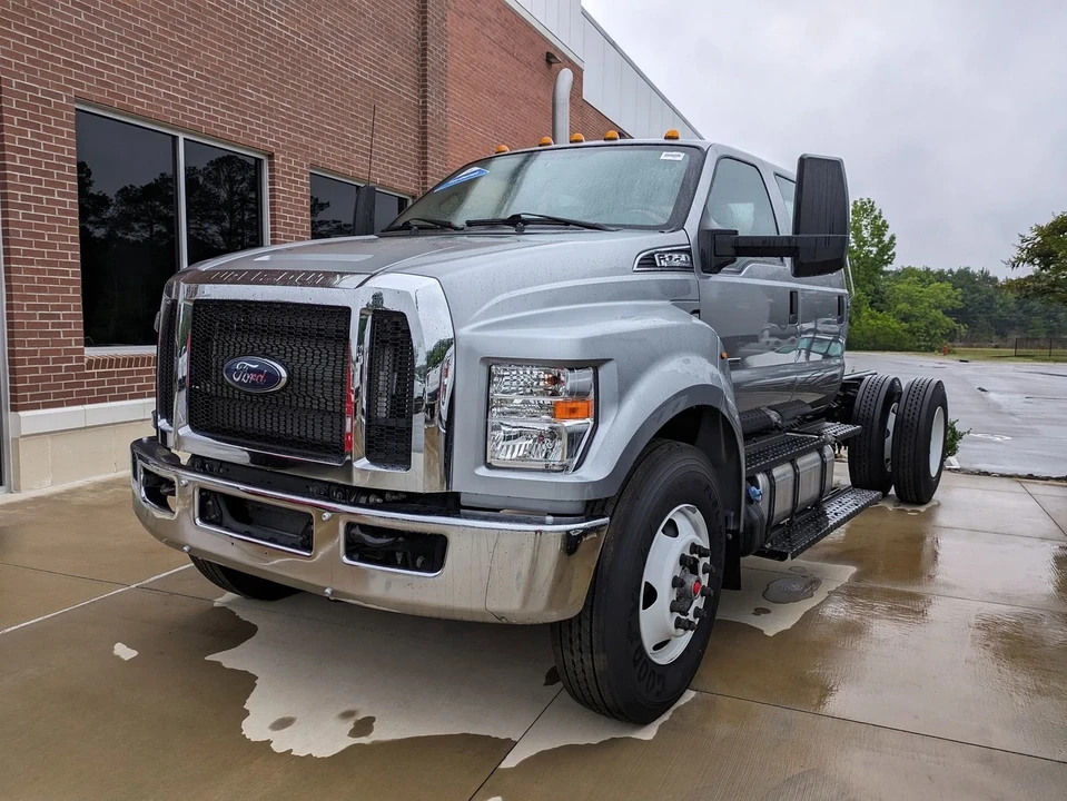2026 Ford Super Duty 5th Gen - Image 7 of 21