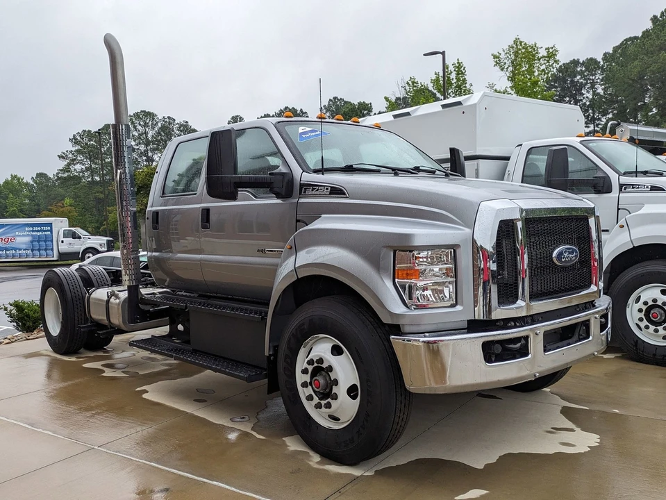 2026 Ford Super Duty 5th Gen - Image 2 of 12