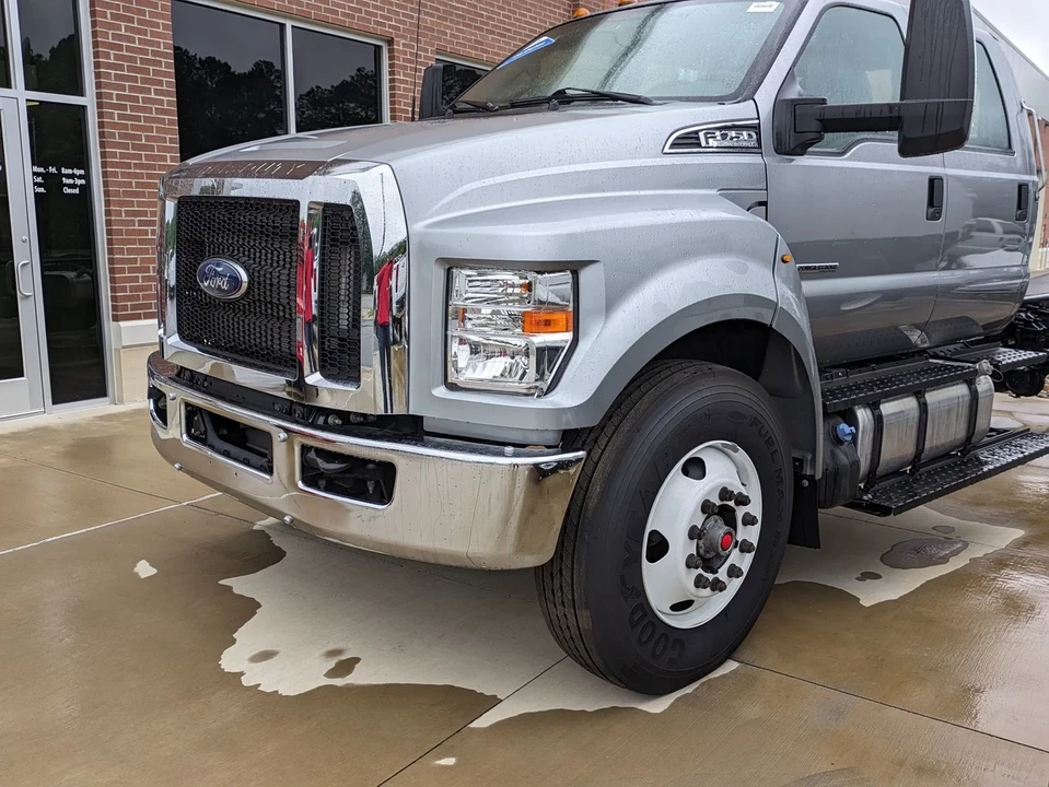 2026 Ford Super Duty 5th Gen - Image 9 of 21