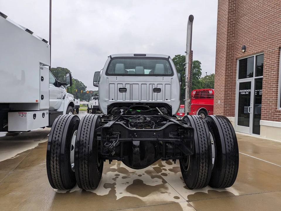 2026 Ford Super Duty 5th Gen - Image 5 of 12