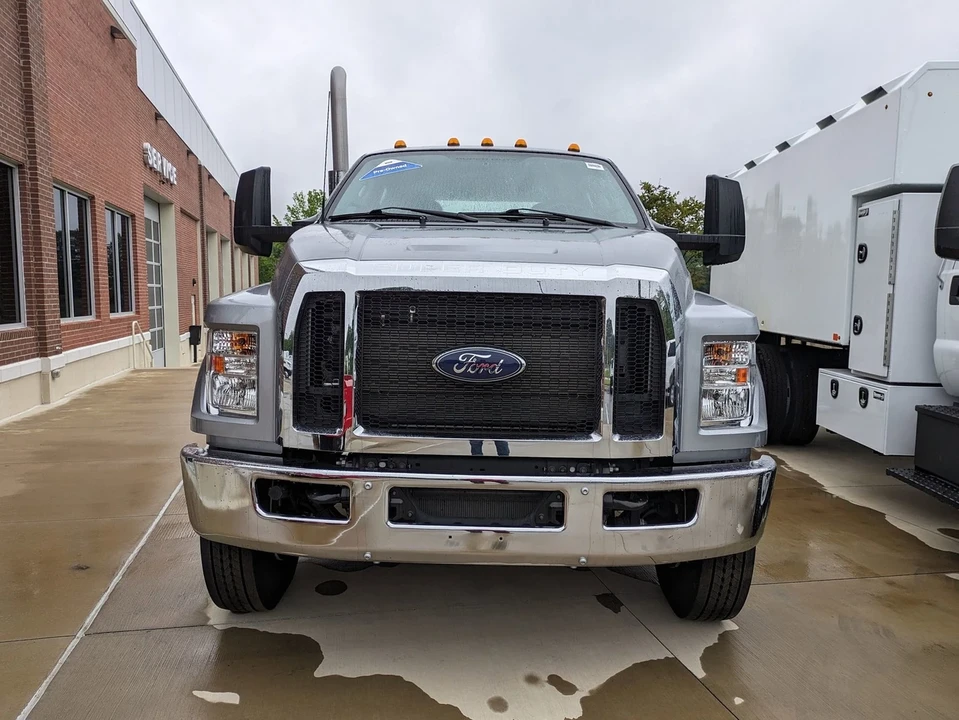2026 Ford Super Duty 5th Gen - Image 8 of 21
