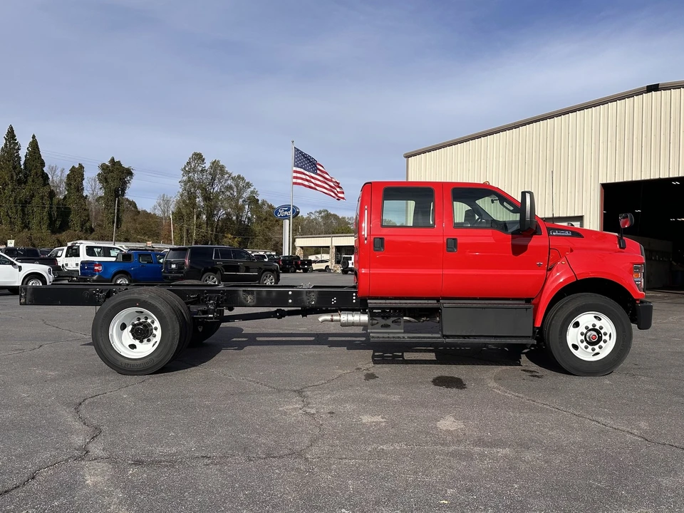 2026 Ford Super Duty 5th Gen - Image 5 of 12