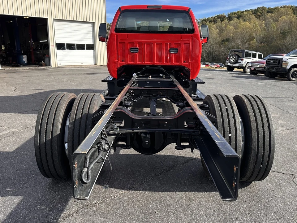 2026 Ford Super Duty 5th Gen - Image 6 of 25