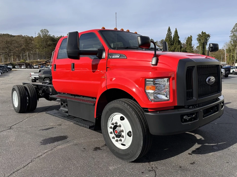 2026 Ford Super Duty 5th Gen - Image 4 of 25