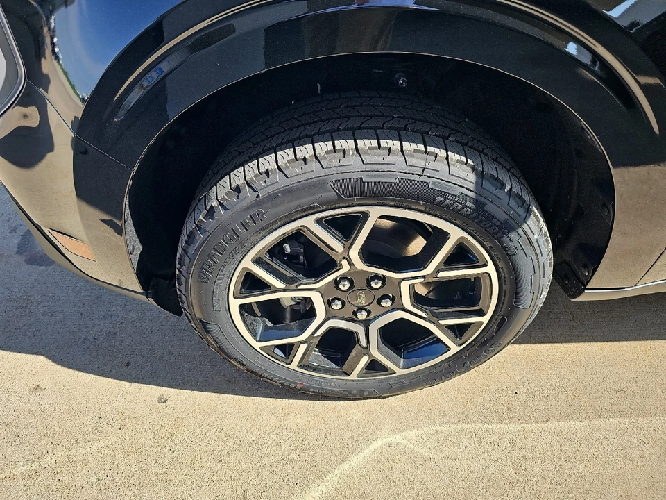 2026 Ford Maverick - Image 16 of 25