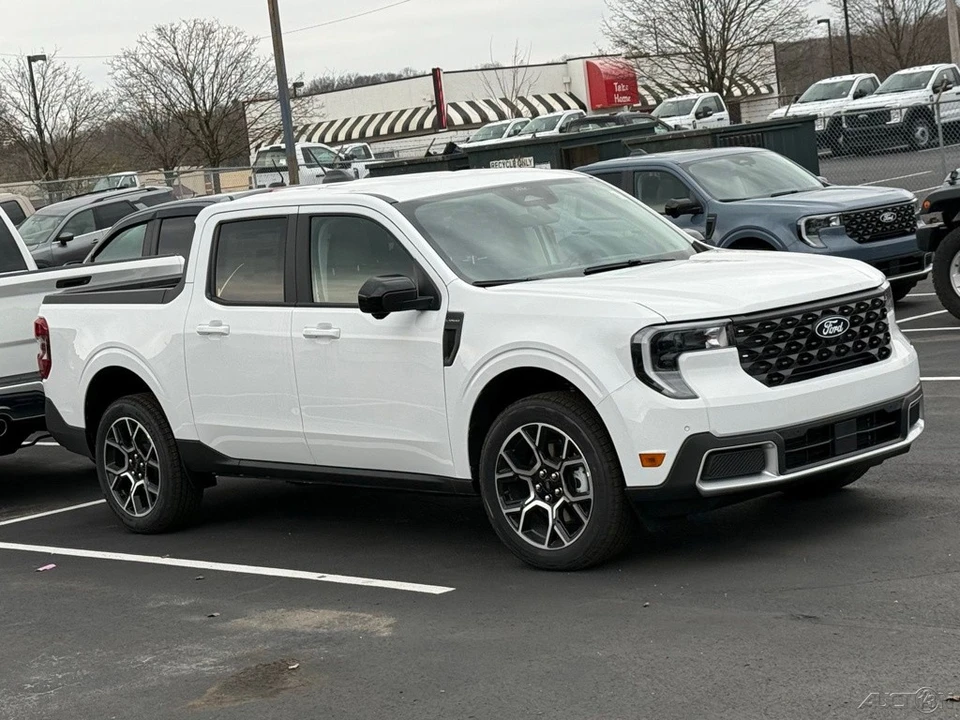 2026 Ford Maverick - Image 9 of 12