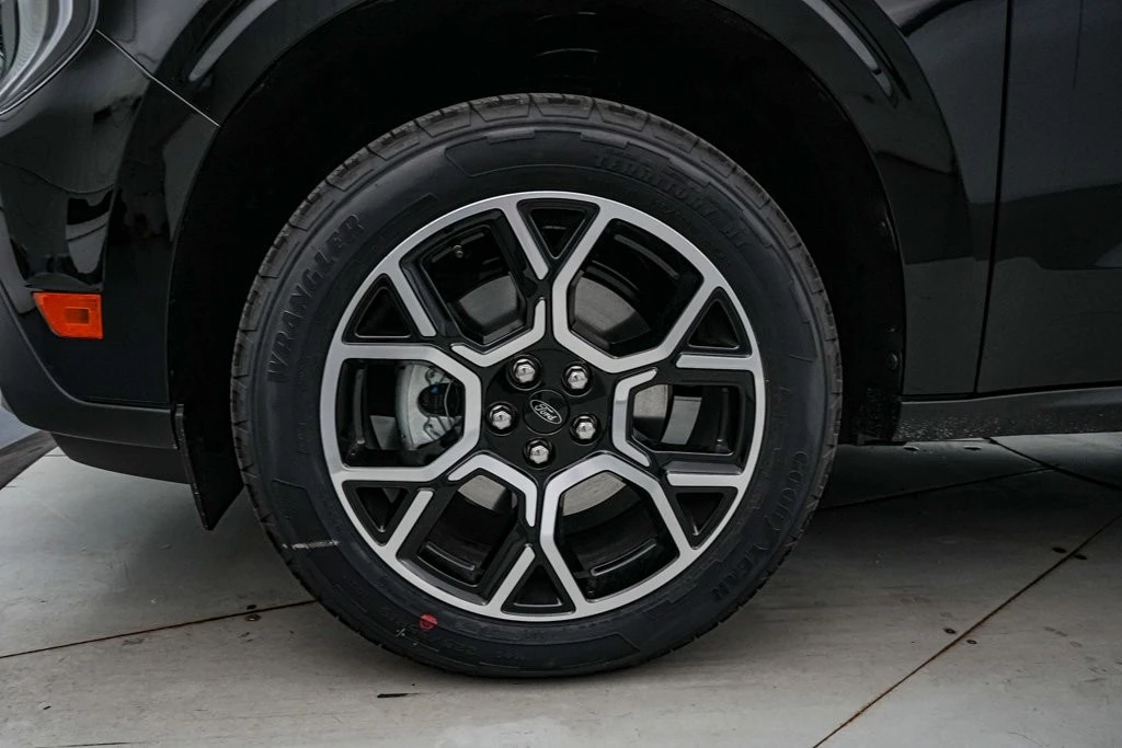 2026 Ford Maverick - Image 13 of 21