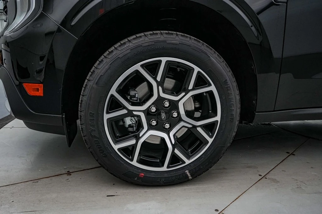 2026 Ford Maverick - Image 13 of 21