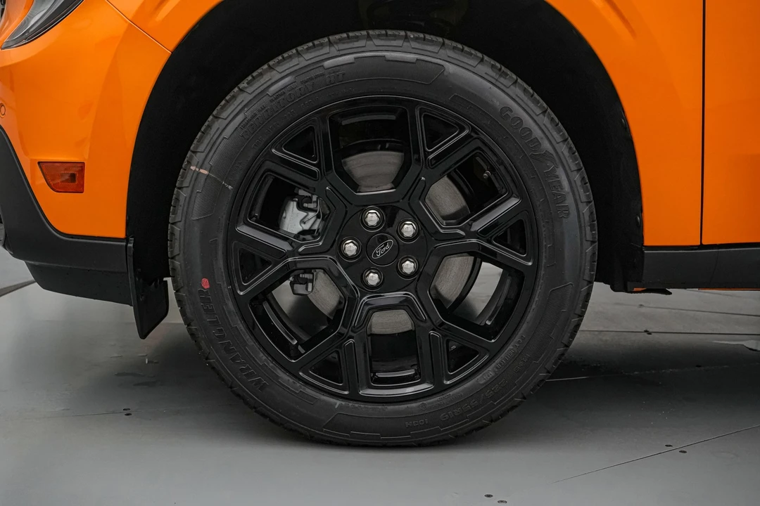 2026 Ford Maverick - Image 13 of 27