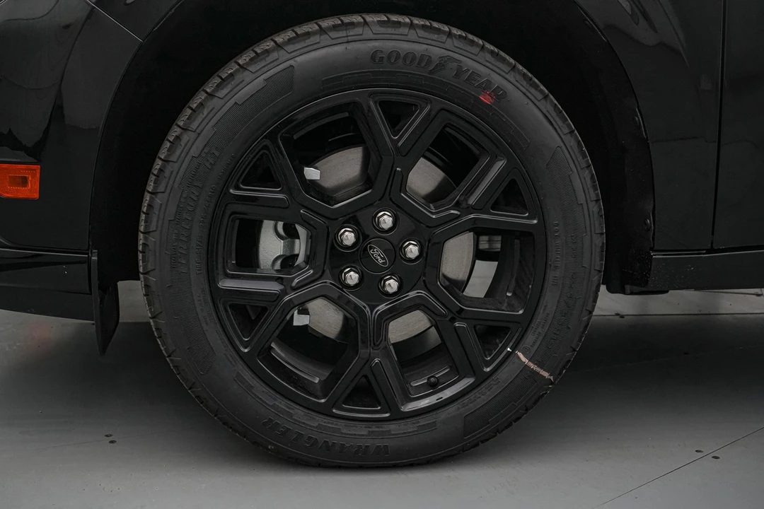 2026 Ford Maverick - Image 12 of 31