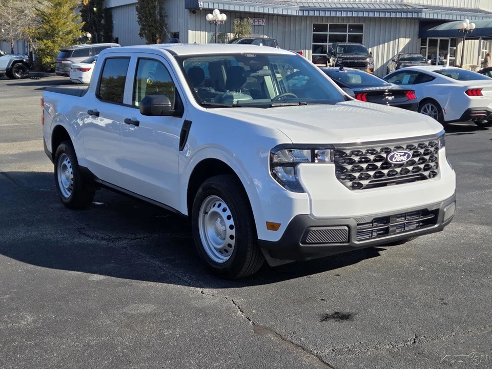 2026 Ford Maverick - Image 16 of 21