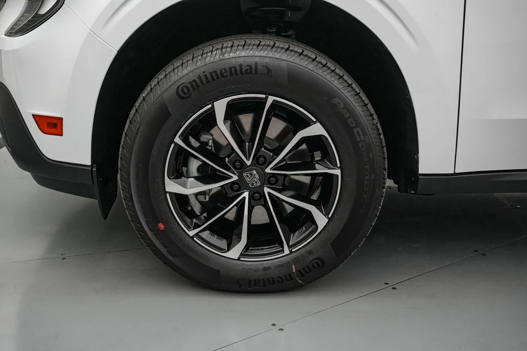 2026 Ford Maverick - Image 13 of 25