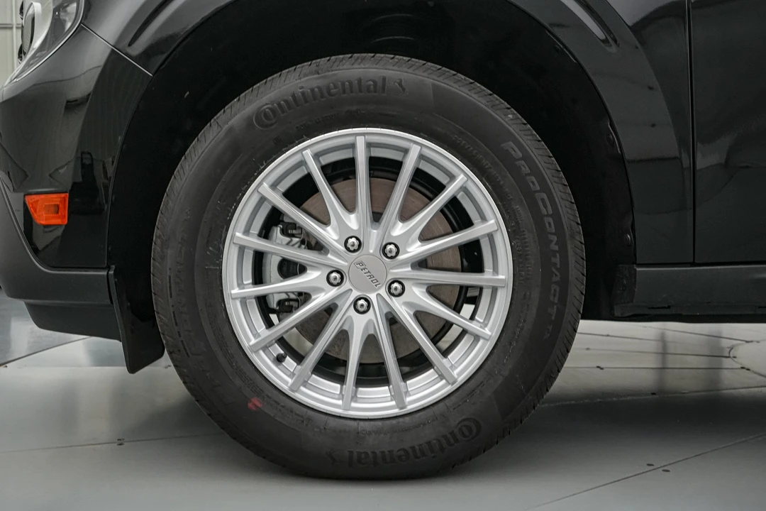 2026 Ford Maverick - Image 12 of 24
