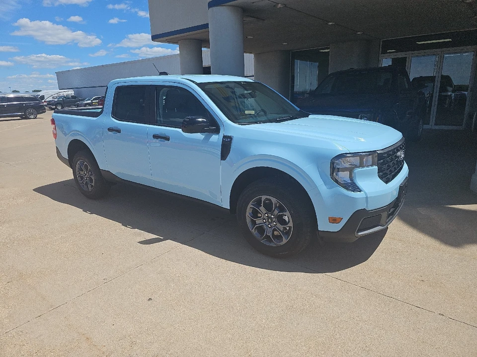 2026 Ford Maverick - Image 2 of 25