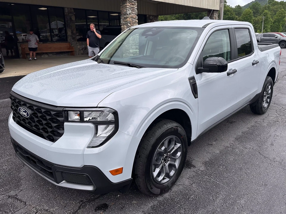 2026 Ford Maverick - Image 2 of 29