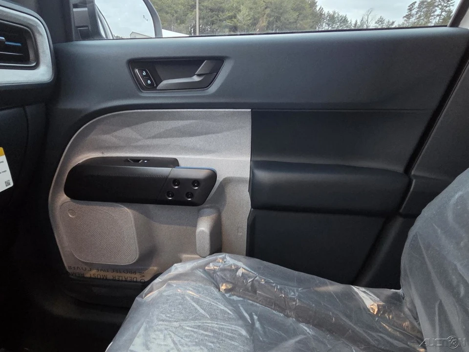 2026 Ford Maverick - Image 17 of 21