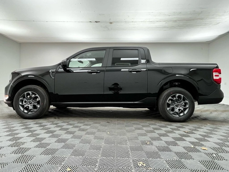2026 Ford Maverick - Image 10 of 12