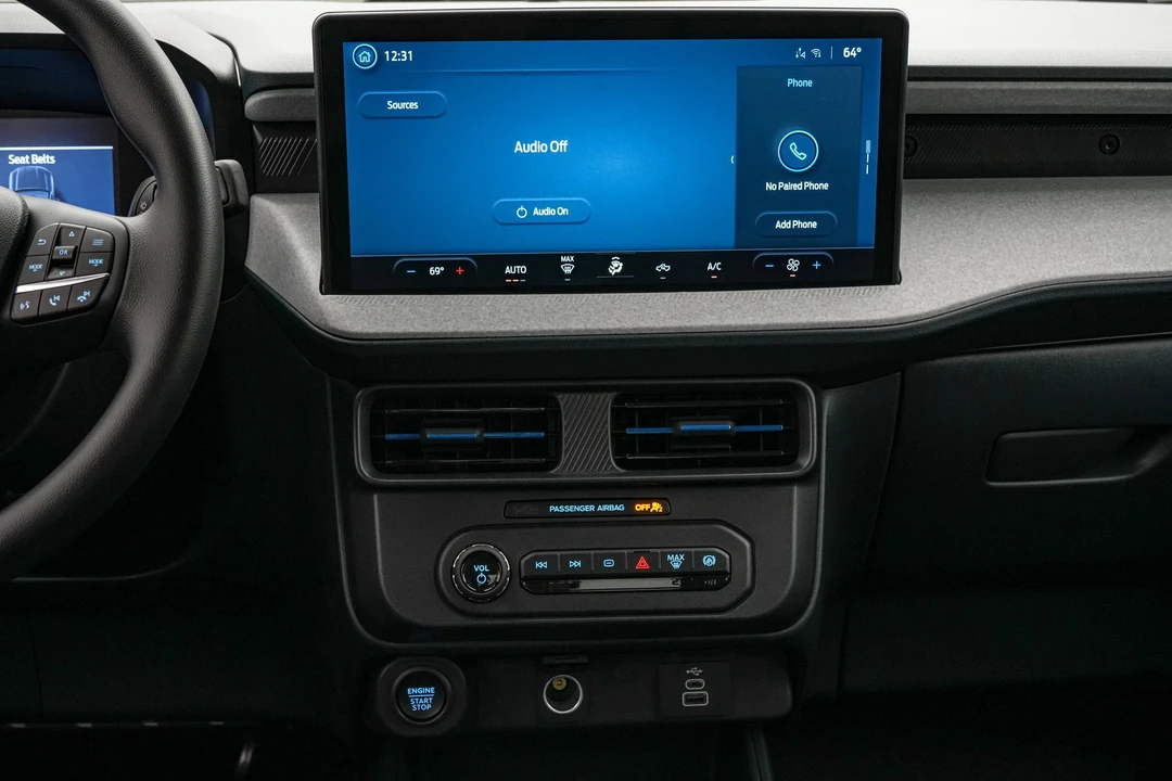 2026 Ford Maverick - Image 17 of 21