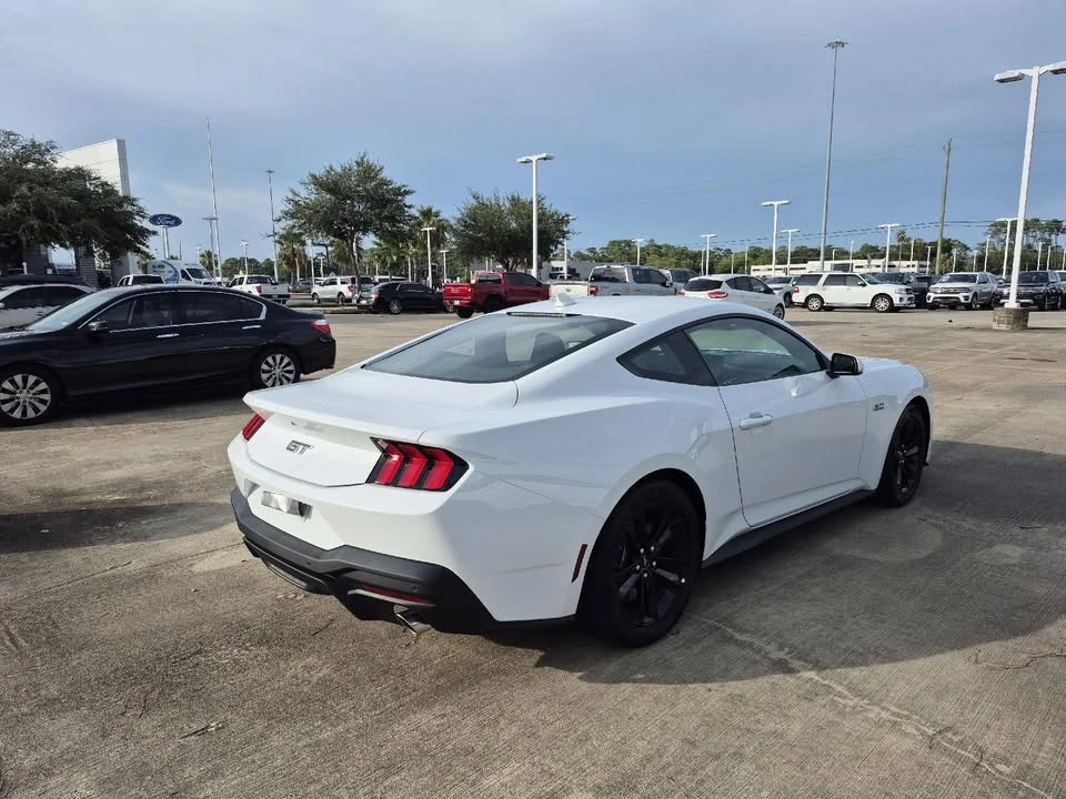 2026 Ford S650 Mustang GT - Image 2 of 15