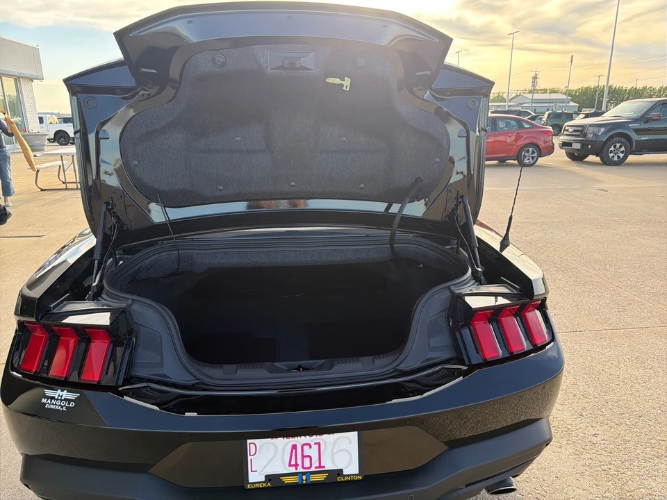 2026 Ford S650 Mustang GT - Image 8 of 17