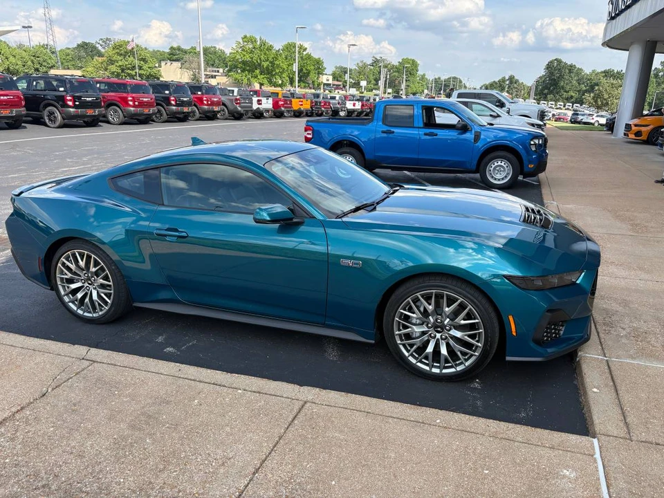 2026 Ford S650 Mustang GT - Image 13 of 15