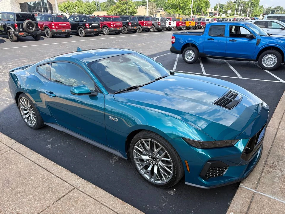2026 Ford S650 Mustang GT - Image 14 of 15