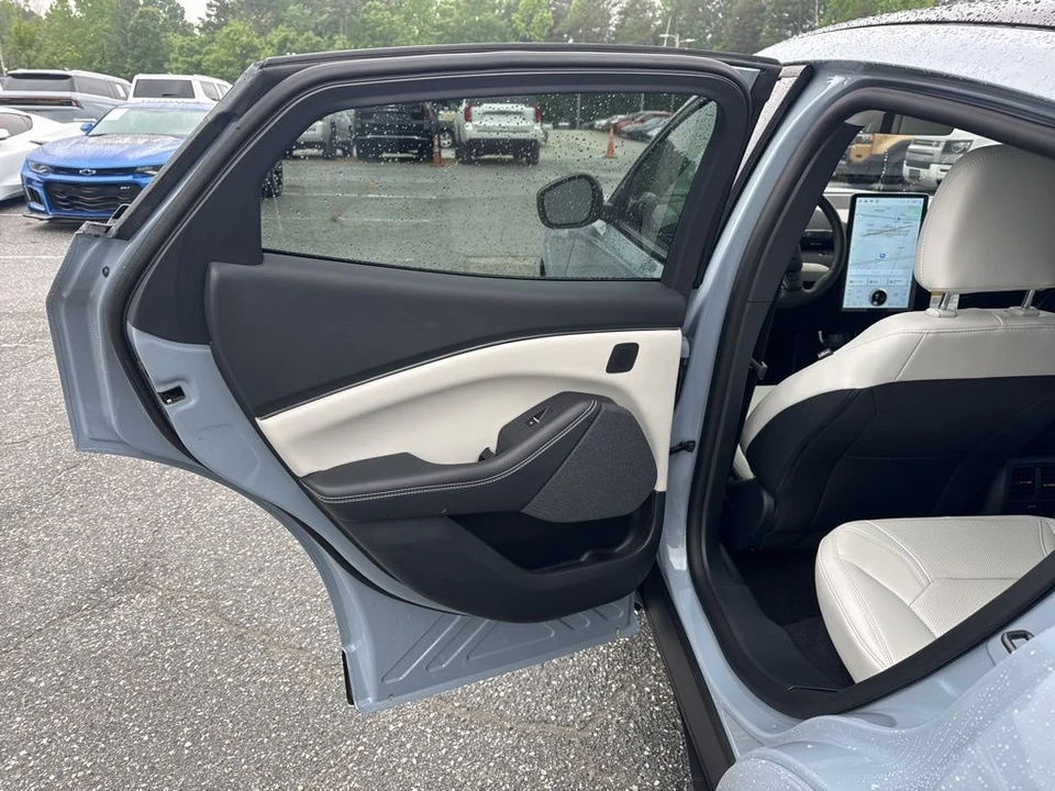 2026 Ford Mustang Mach-E - Image 29 of 31