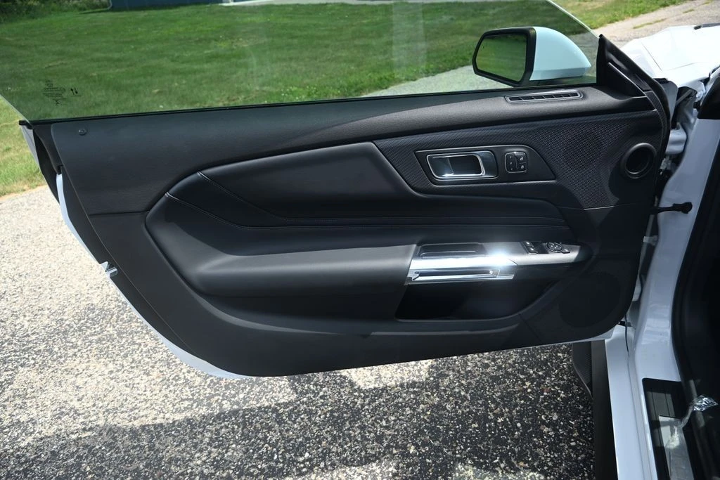 2026 Ford Mustang - Image 13 of 24