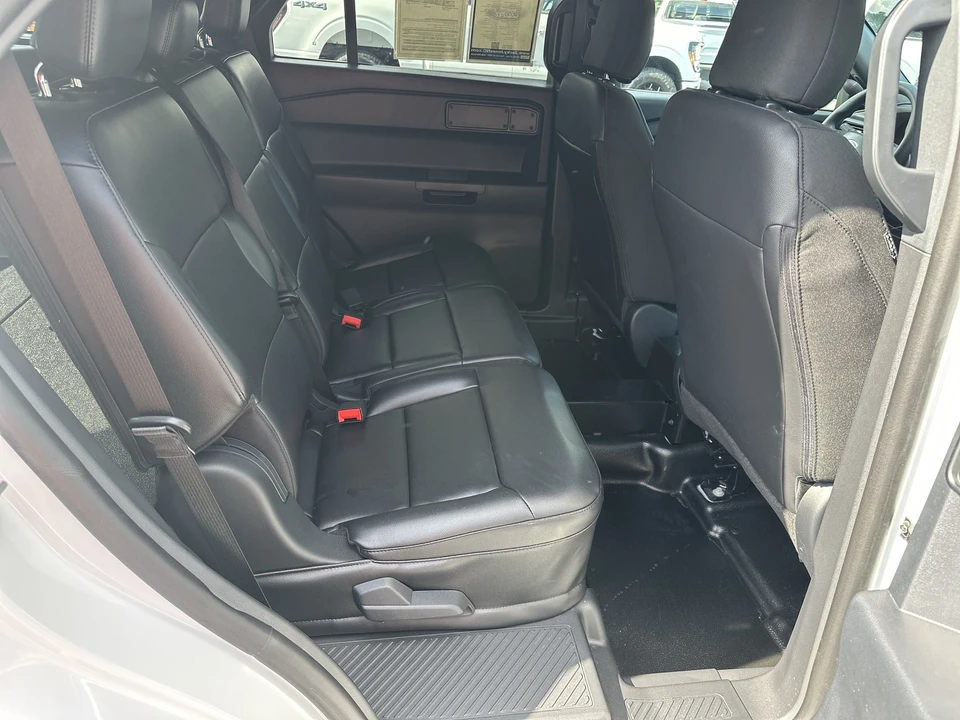 2026 Ford Explorer 6th Gen - Image 15 of 26
