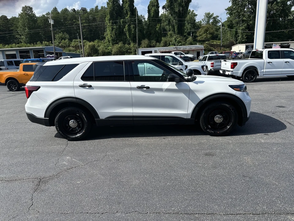 2026 Ford Explorer 6th Gen - Image 5 of 26