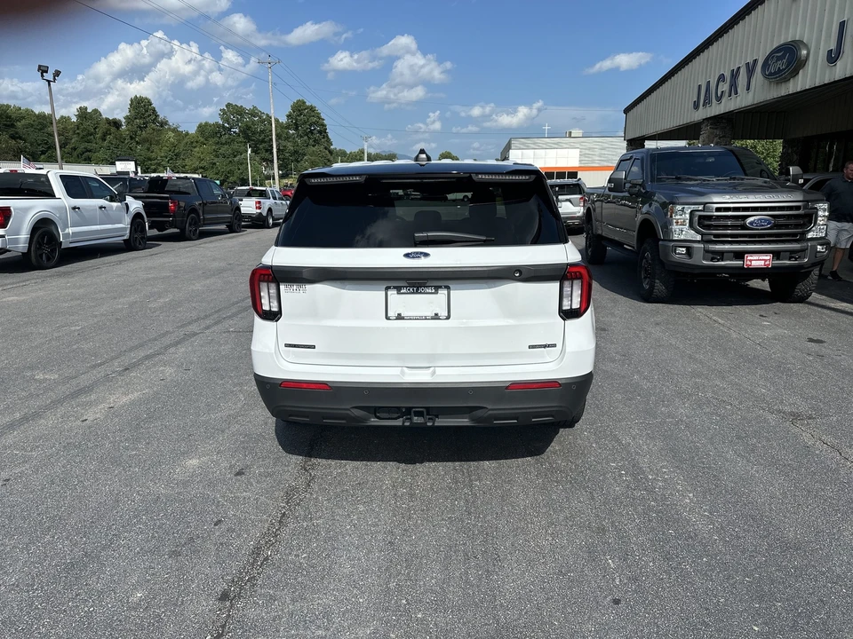 2026 Ford Explorer 6th Gen - Image 7 of 26