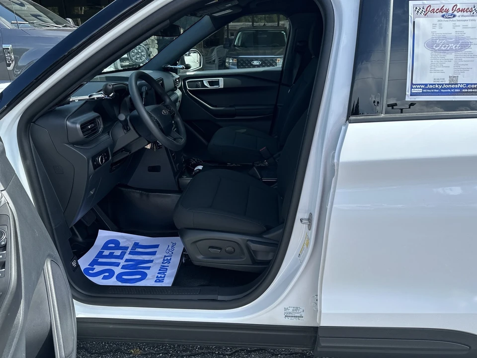 2026 Ford Explorer 6th Gen - Image 9 of 26