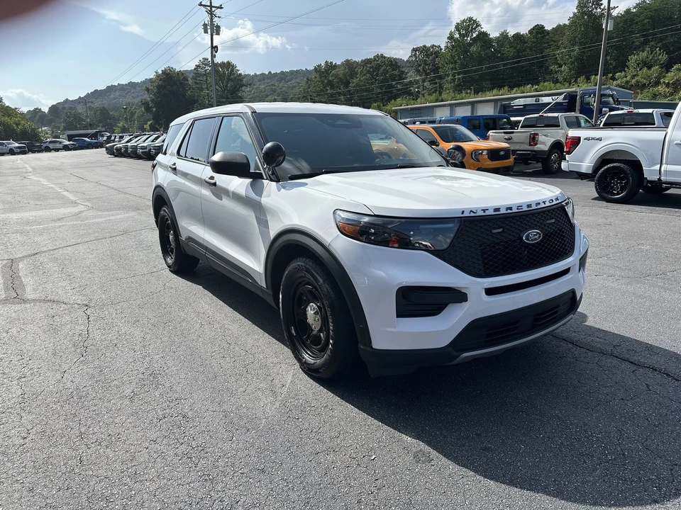 2026 Ford Explorer 6th Gen - Image 4 of 26