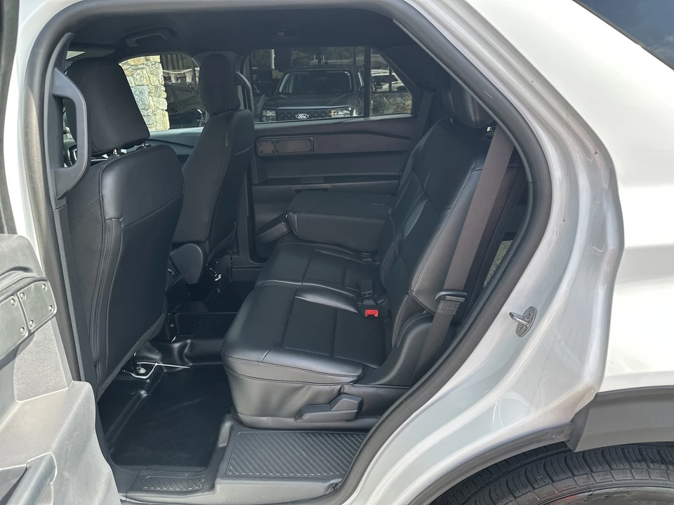 2026 Ford Explorer 6th Gen - Image 11 of 26