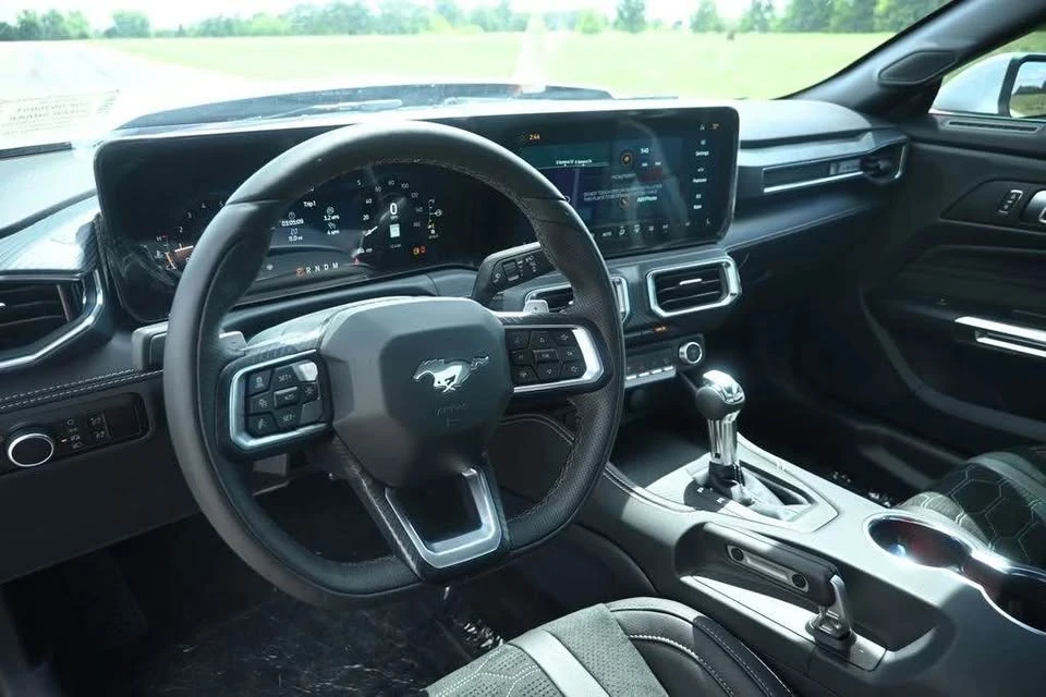 2026 Ford Shelby Mustang - Image 10 of 13