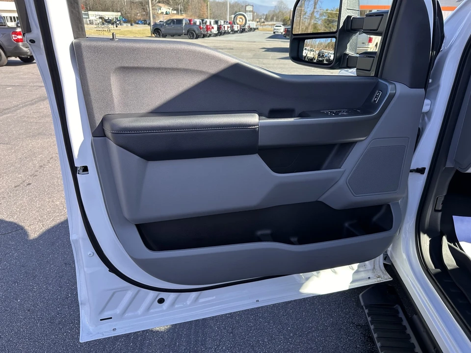 2026 Ford Super Duty 5th Gen - Image 10 of 12