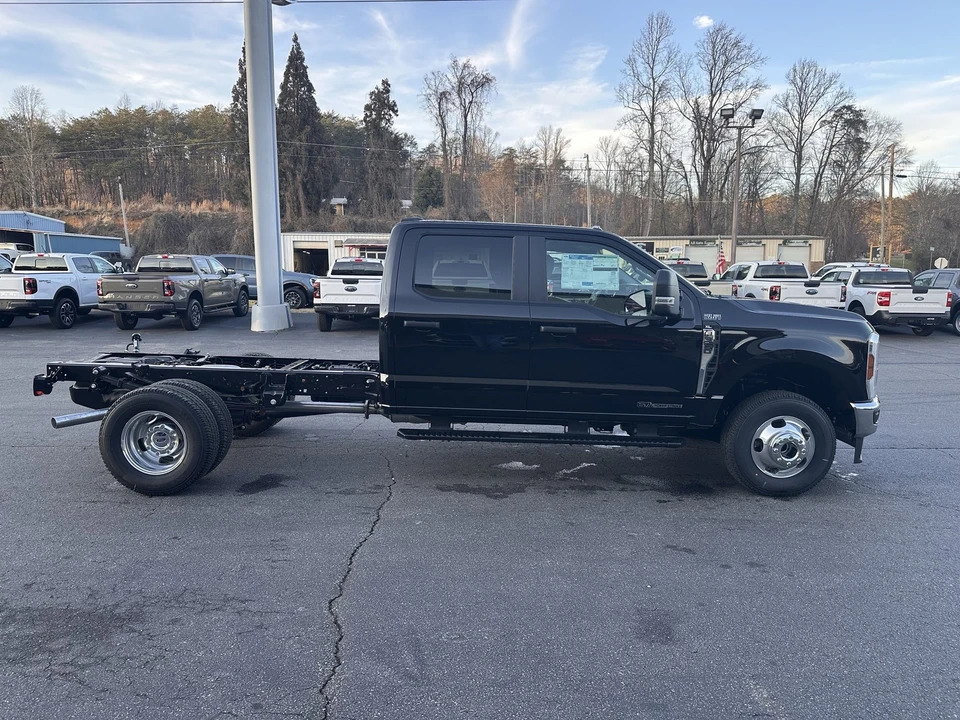 2026 Ford Super Duty 5th Gen - Image 4 of 21