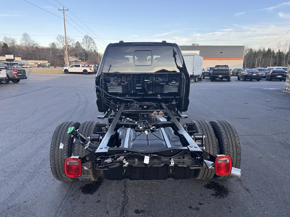 2026 Ford Super Duty 5th Gen - Image 5 of 21